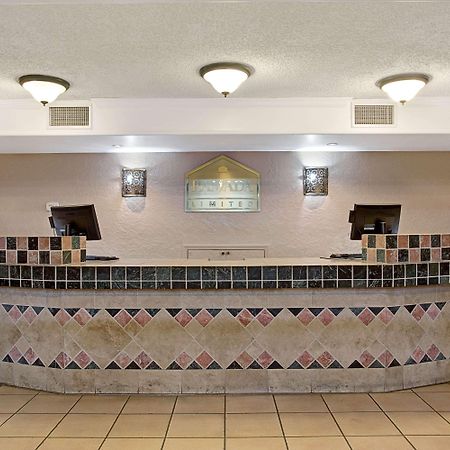 Days Inn By Wyndham Tucson City Center Extérieur photo