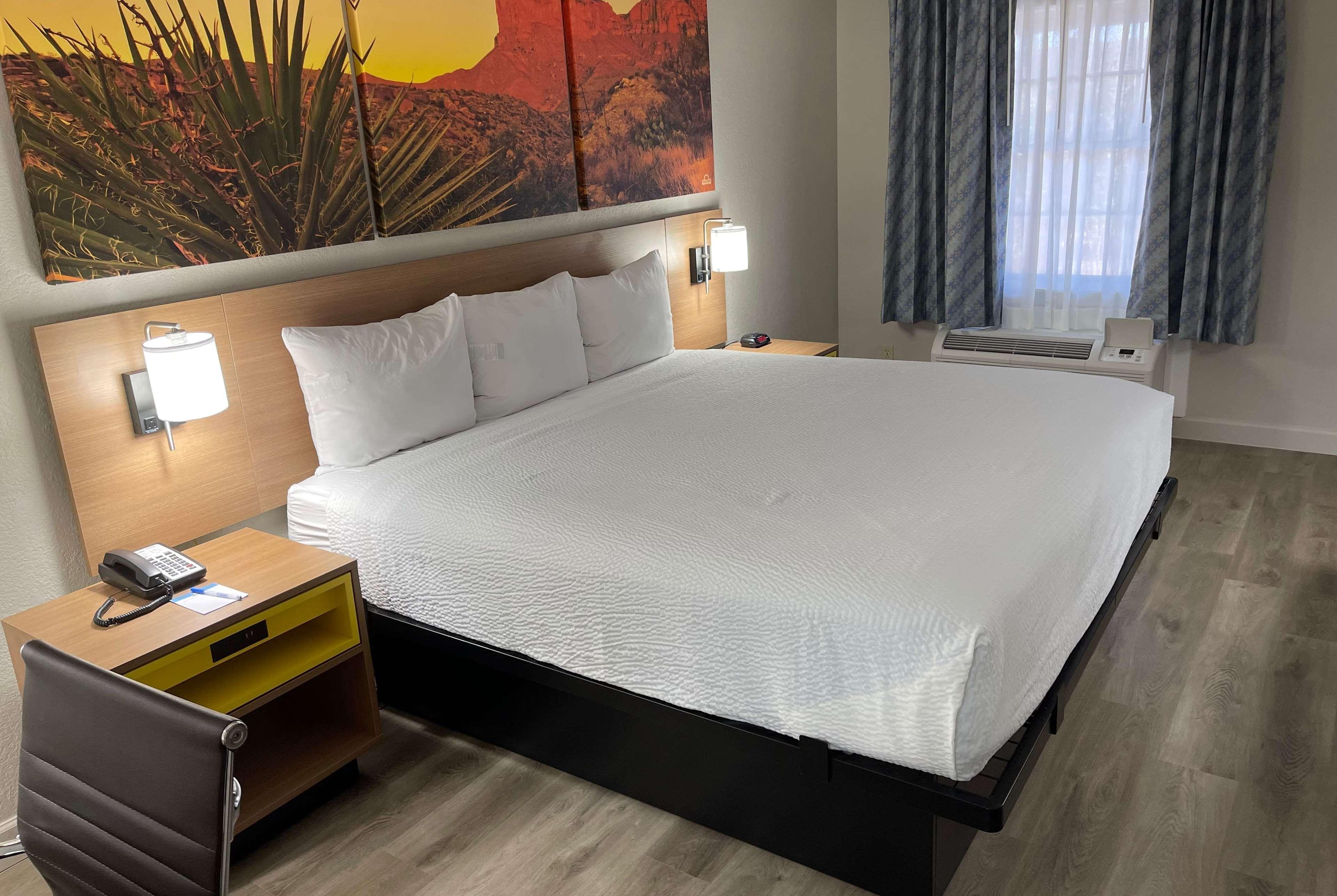 Days Inn By Wyndham Tucson City Center Extérieur photo