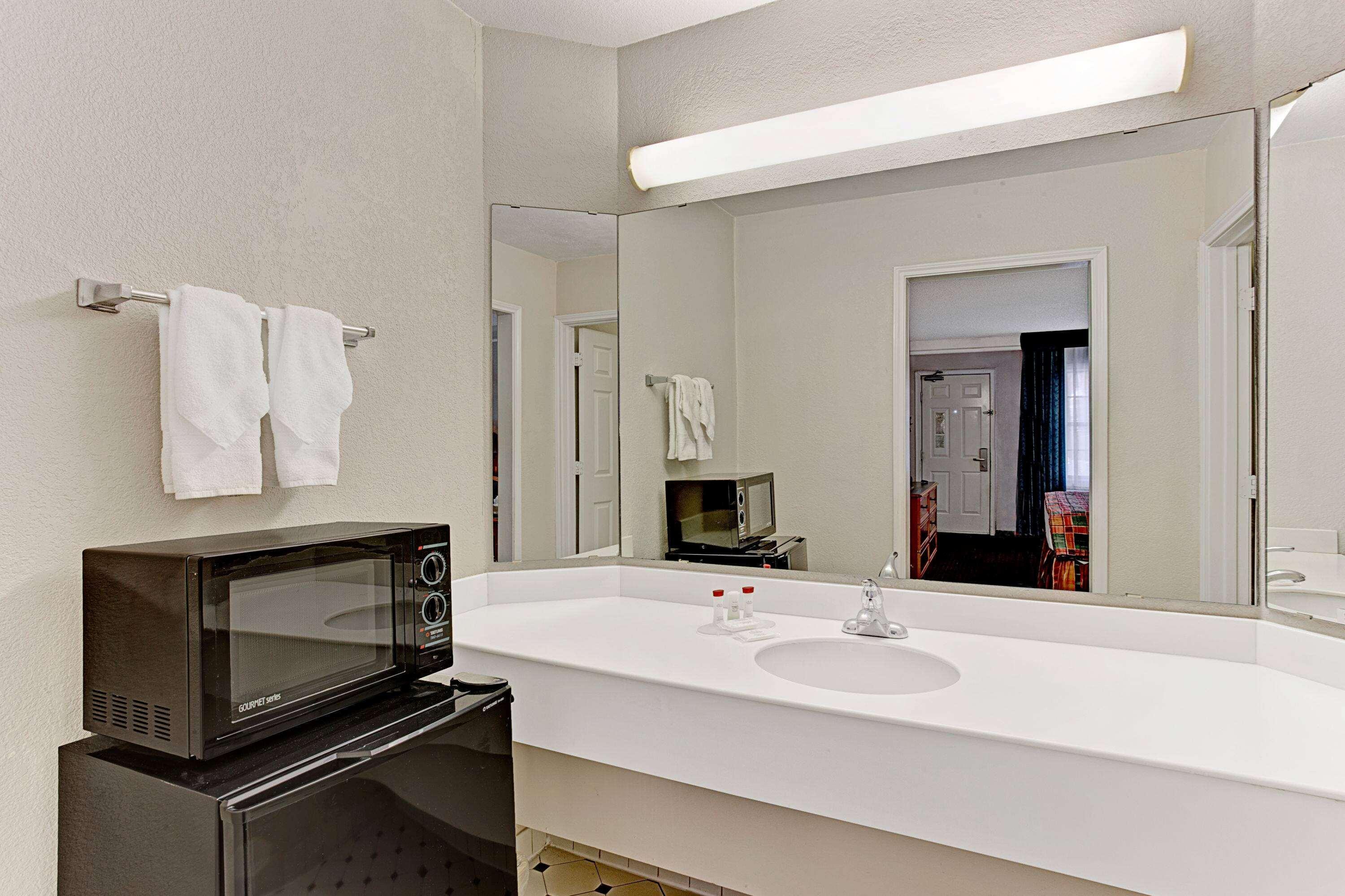 Days Inn By Wyndham Tucson City Center Extérieur photo