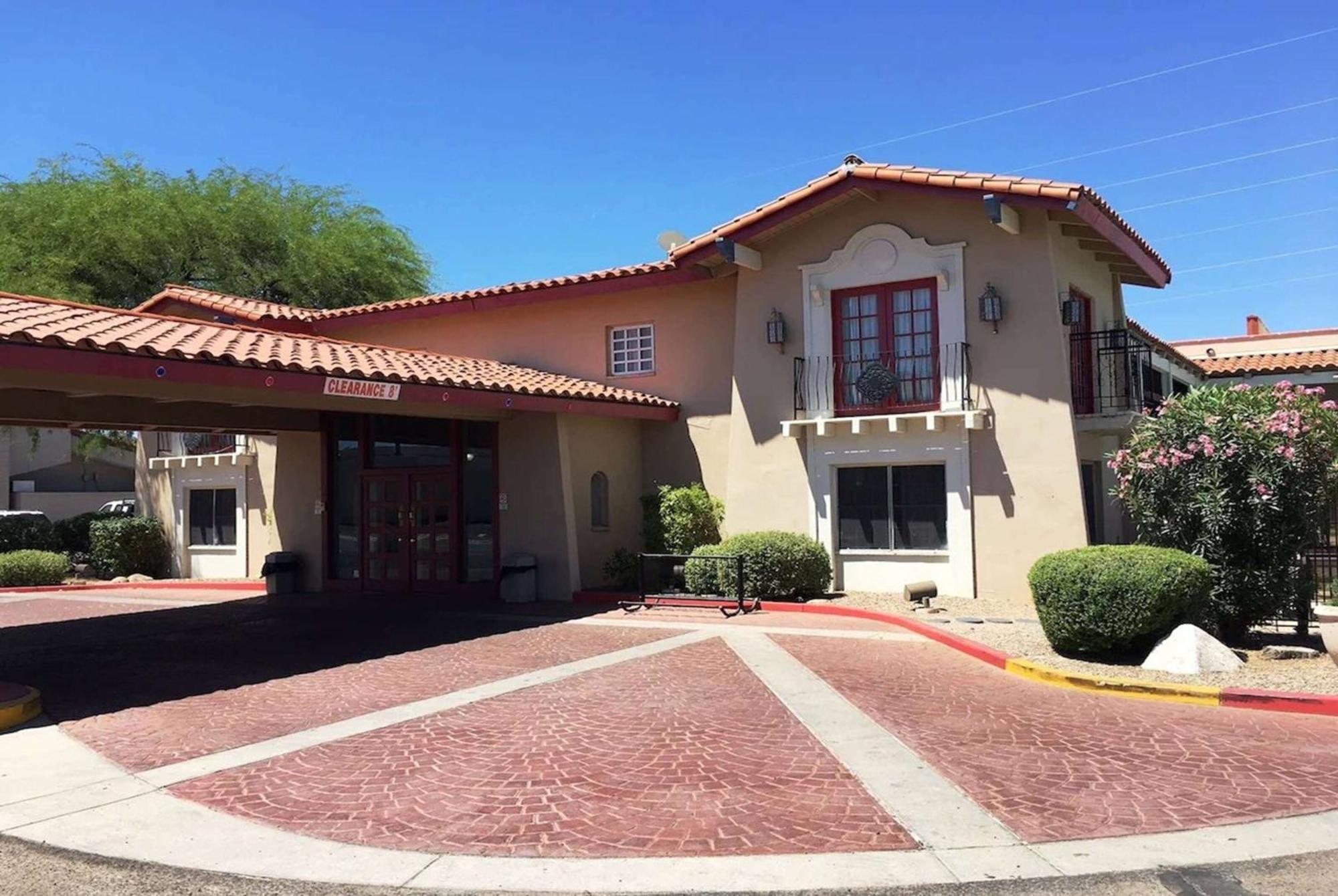 Days Inn By Wyndham Tucson City Center Extérieur photo