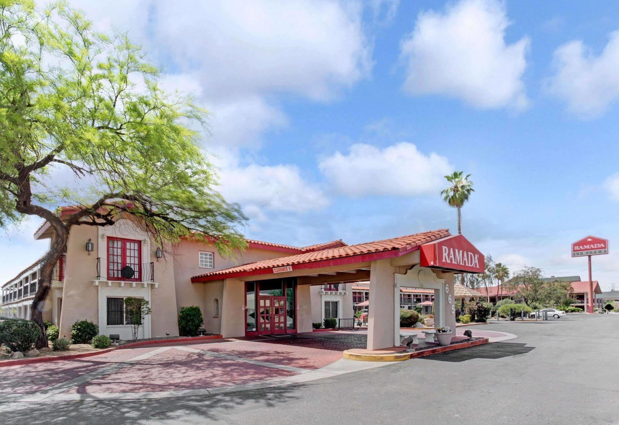 Days Inn By Wyndham Tucson City Center Extérieur photo